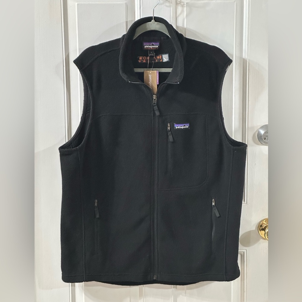 NWT Patagonia Men’s Classic Synchilla Fleece Vest - Black - Large